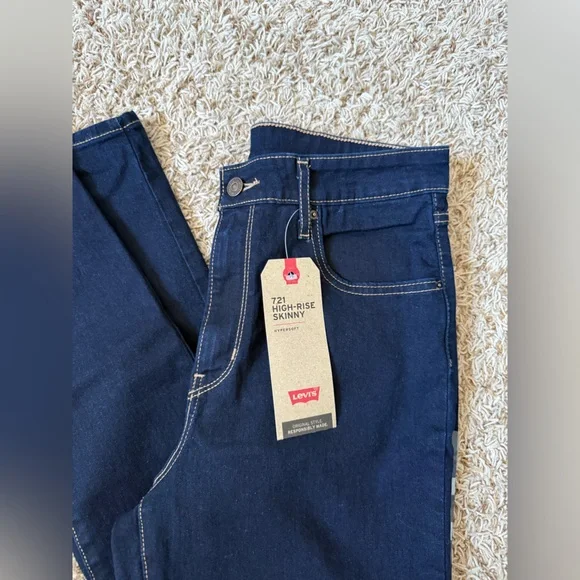 NWT Levi's Navy High-Rise Skinny Jeans - Picture 2 of 8
